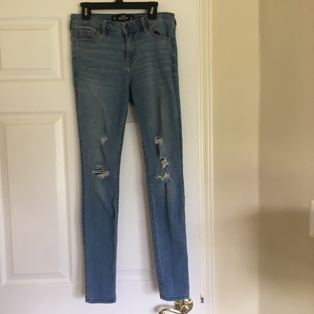 **SALE**A Cute Pair of Ripped Hollister Jeans